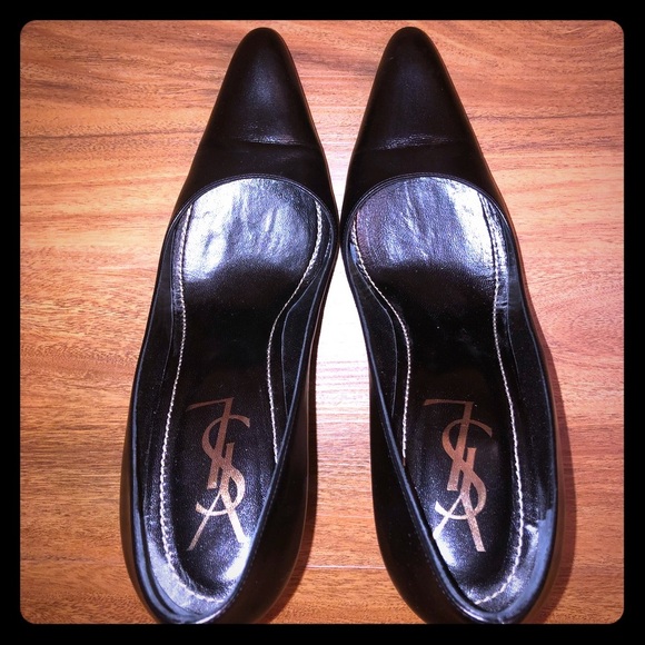 Yves Saint Laurent Shoes - 🔥YSL Black Pumps